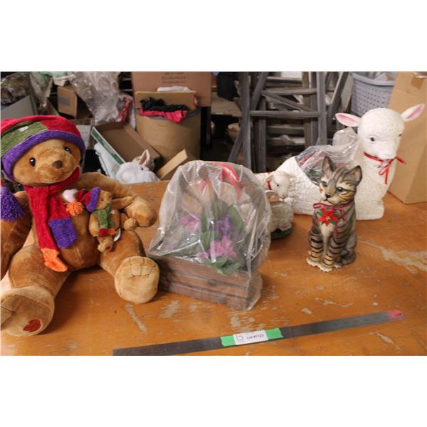 Ornamental Misc Items Cat Bear