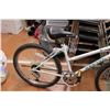 Image 4 : Norco White Bike