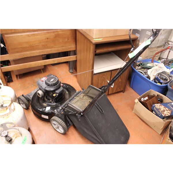 Yardworks Lawn Mower with Bagger