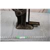 Image 3 : Vintage 22" Tall 15 Ton House Jack No 117-A (No Handle)