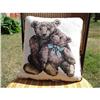 Image 1 : TAPESTRY PILLOW - MAMA & BABY TEDDY BEAR #1860549