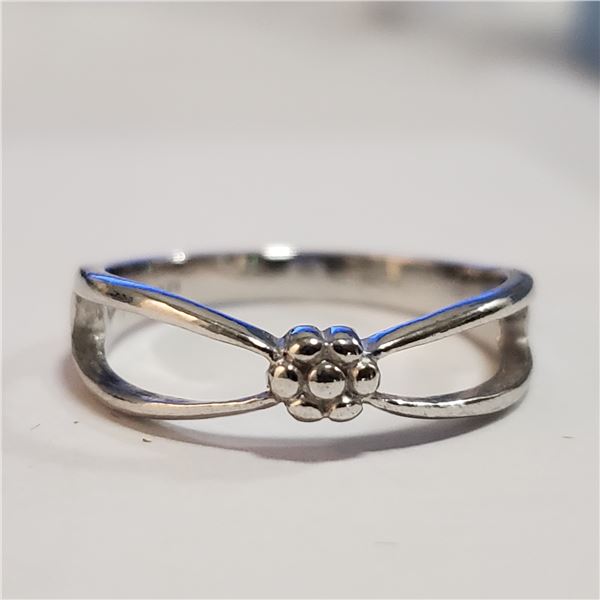 100 - JP738 SILVER RING
