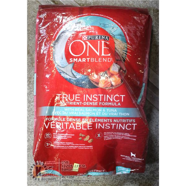 PURINA ONE SMARTBLEND SALMON AND TUNA FLAVOUR.