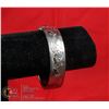 Image 1 : VINTAGE SILVER ENGRAVED FLORAL BANGLE
