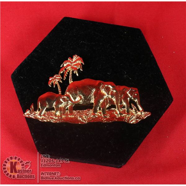GOLD ELEPHANTS BROOCH