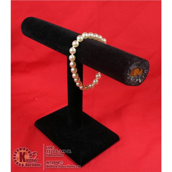 HOLT RENFREW PEARL BRACELET