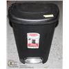 Image 1 : RUBBERMAID PREMIUM STEP-ON 49.2L GARBAGE