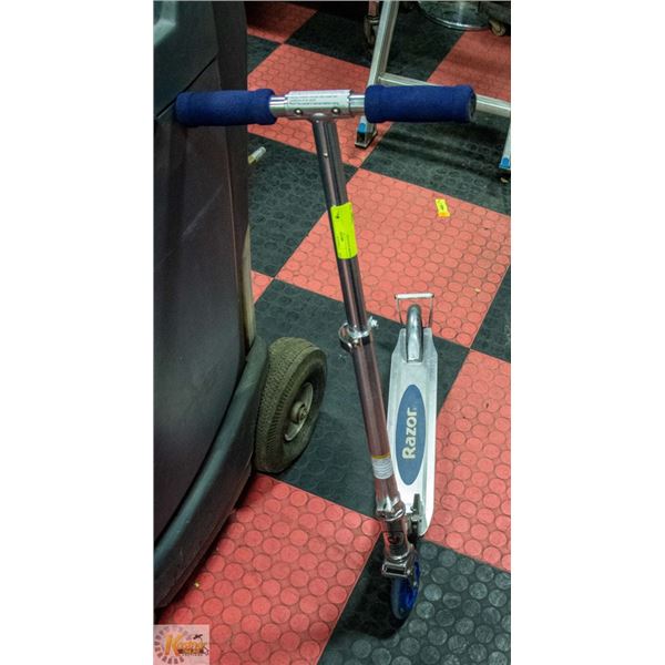 RAZOR SCOOTER