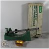 Image 1 : VINTAGE RELOADING SCALE COMPLETE WITH BOX