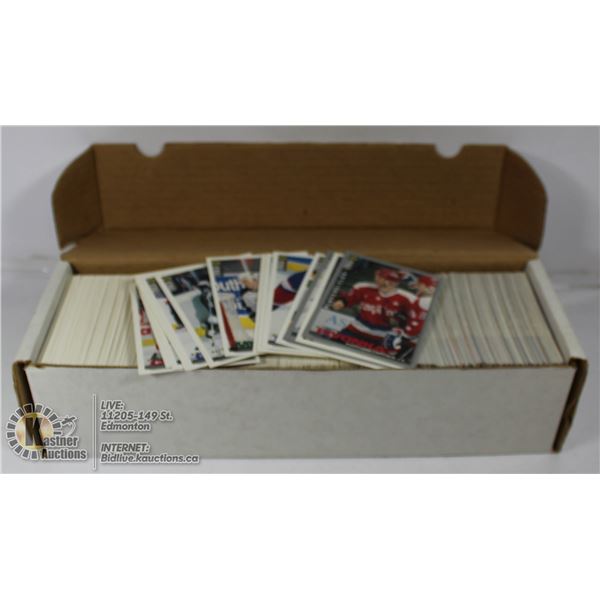 800 COUNT BOX OF HOCKEY CARDS