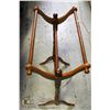 Image 1 : WOOD BLANKET STAND FOR END OF THE BED