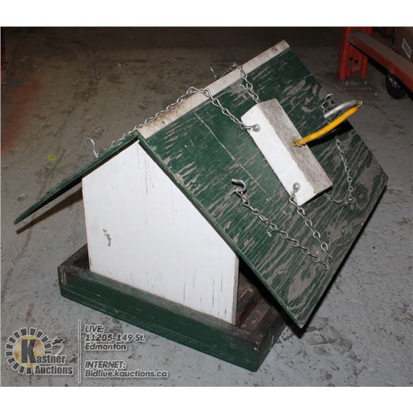 VINTAGE LARGE WOOD BIRD FEEDER BIRD HOUSE