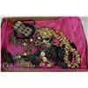Image 1 : FLAT OF VINTAGE JEWELRY