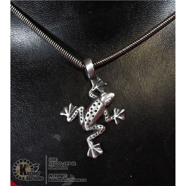 FROG ON SNAKE CHAIN