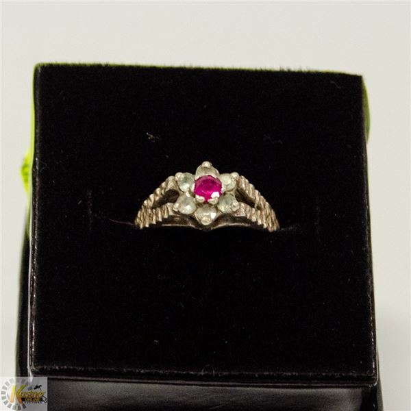 VINTAGE .925 STERLING SILVER & GARNET RING SZ 6.5