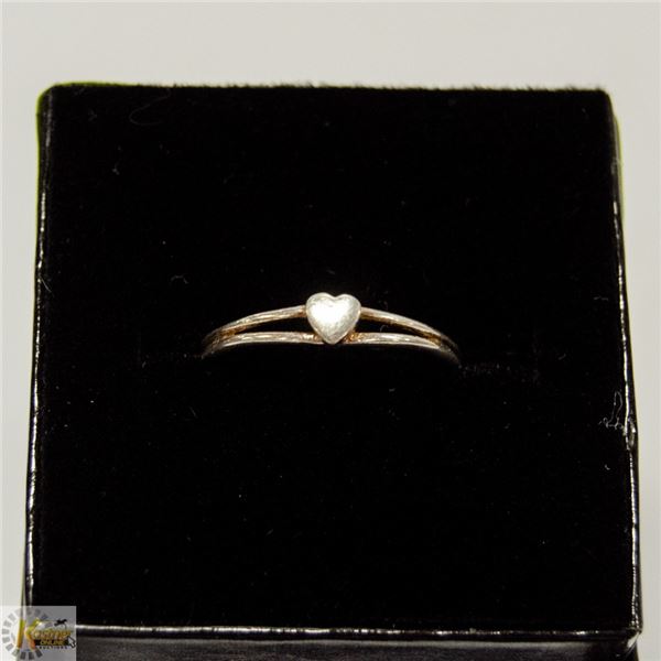 VINTAGE .925 STERLING SILVER HEART RING SIZE 7