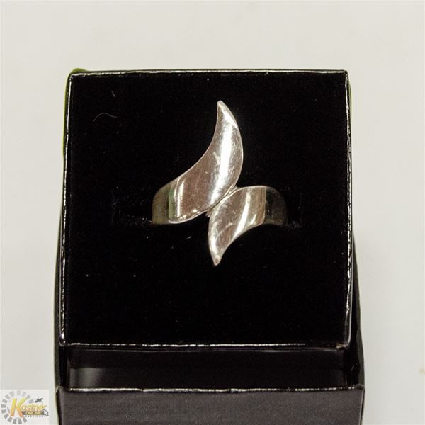 RETRO .925 STERLING SILVER RING SZ 7.5