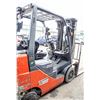 Image 3 : 1997 TOYOTA 25 4500LBS  PROPANE FORKLIFT (WORKING)