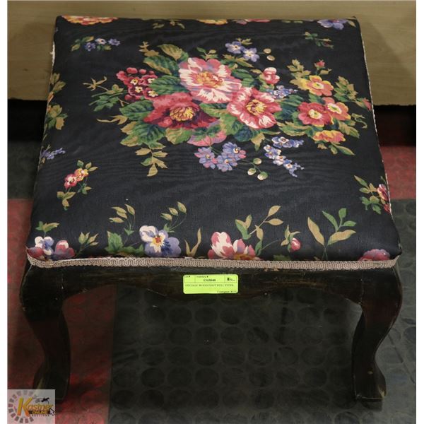 VINTAGE WOOD FOOT REST STOOL