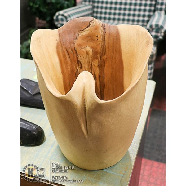 WOOD VASE