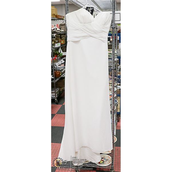 NEW SIZE 8 WEDDING DRESS ORIG PRICE 550.00