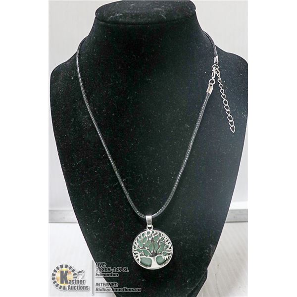 JADE STONE IN TREE OF LIFE SHEATH NECKLACE