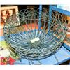 Image 1 : 3 METAL HANGING FLOWER BASKETS