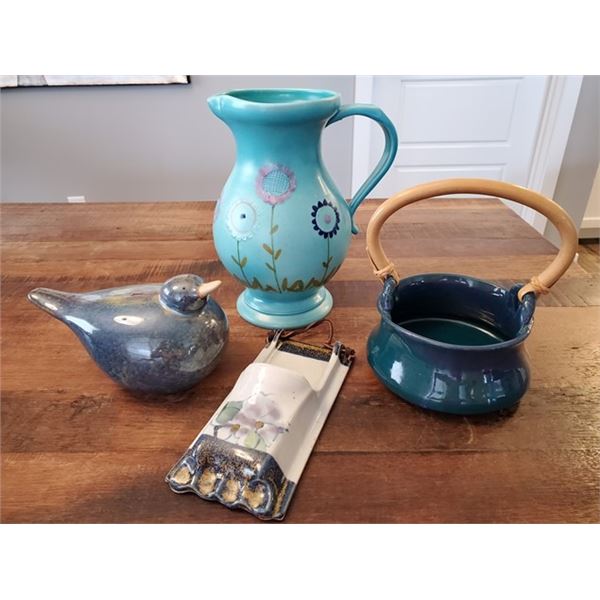 BUNDLE OF PRETTY POTTERY PIECES