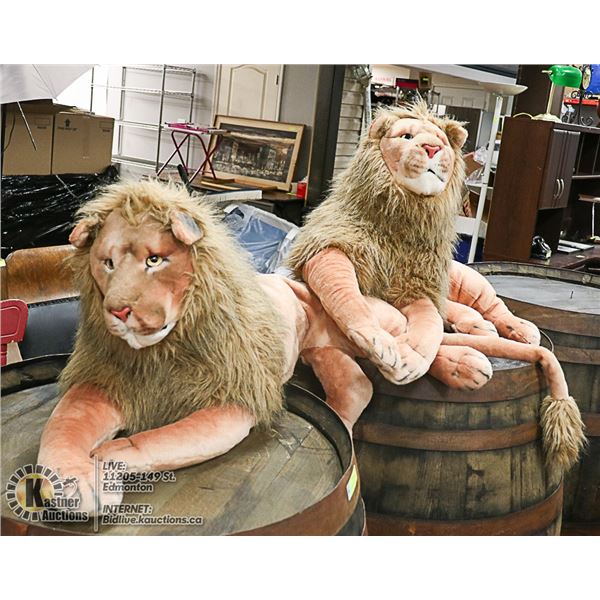 2 STUFFED ANIMAL LIONS LOT
