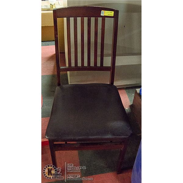 FOLDING WOOD CHAIR