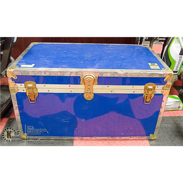 BLUE UNION STEAMER TRUNK WITHOUT KEYS