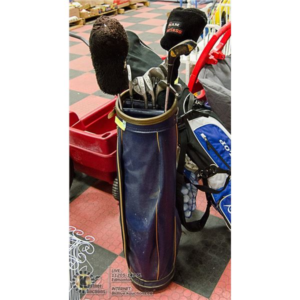 SET OF GOLF CLUBS IN BAG