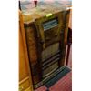 Image 1 : ANTIQUE WESTINGHOUSE RADIO 40" X 24" X 12"
