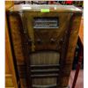 Image 2 : ANTIQUE WESTINGHOUSE RADIO 40" X 24" X 12"