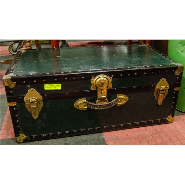 VINTAGE TRUNK