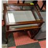 Image 2 : SHOWCASE WOOD AND GLASS TABLE