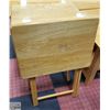 Image 2 : PAIR OF FOLDING TV TABLES 19.5" X 14.5" X 26"