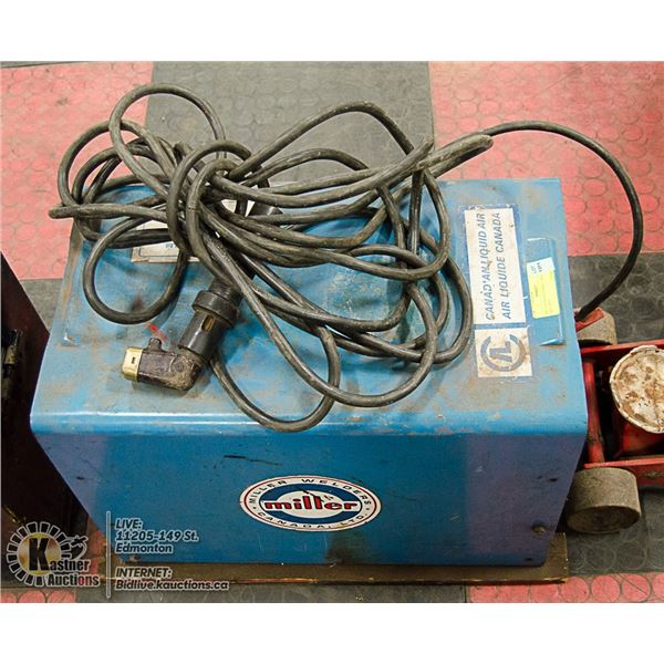 MILLER THUNDERBOLT WELDING MACHINE
