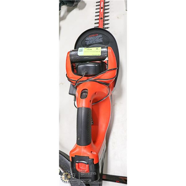 BLACK & DECKER 22 INCH HEDGE HOG 18 VOLT