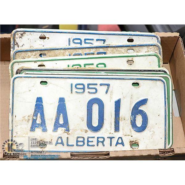 FLAT LOT OF VINTAGE LICENSE PLATES
