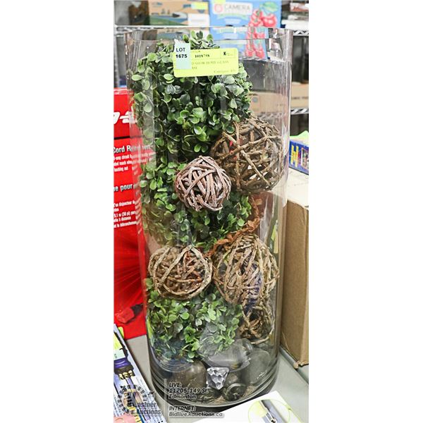 UNCLAIMED SHOW HOME GLASS FLOWER VASE