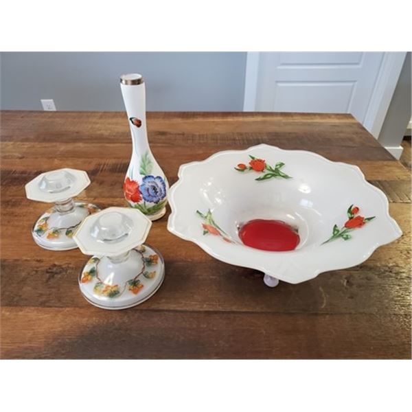 VINTAGE WHITE BOTANICAL ART GLASS BUNDLE