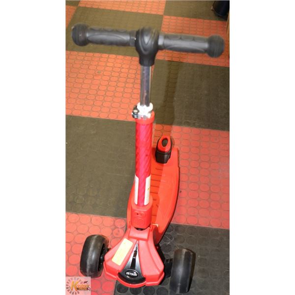 JETSON 3 WHEELED FOLDING SCOOTER W/ STEERABLE