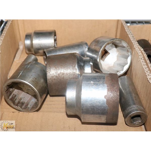 BOX WITH LARGE SIZED SOCKETS