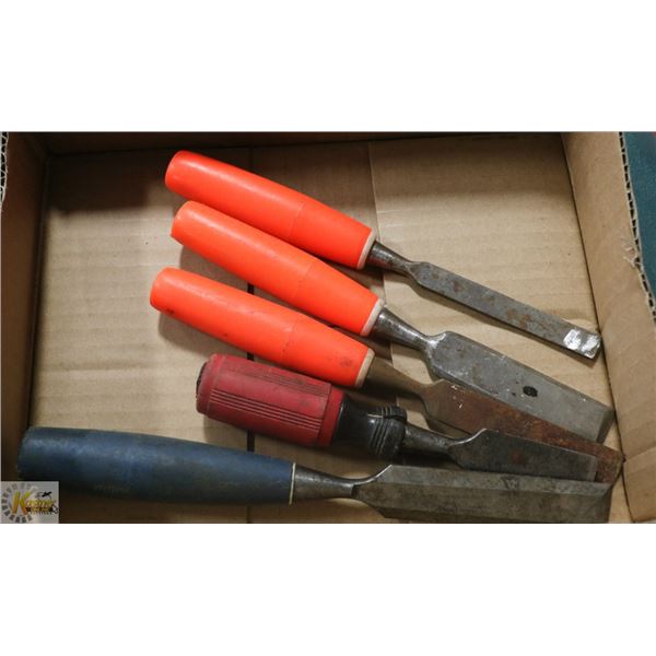 BOX WITH 5 CHISELS