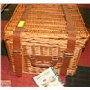 Image 1 : NEW PICNIC TIME CANTERBURY PICNIC BASKET W/ DISHES