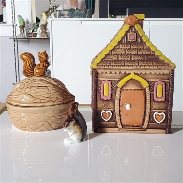 LOT OF WOODLAND CERAMIC ITEMS