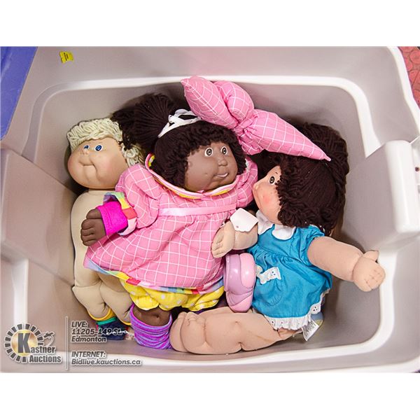 TOTE WITH 7 CABBAGE PATCH DOLLS