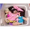 Image 1 : TOTE WITH 7 CABBAGE PATCH DOLLS