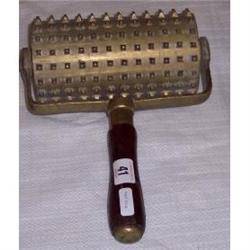 BRASS PATTERENED ROLLER